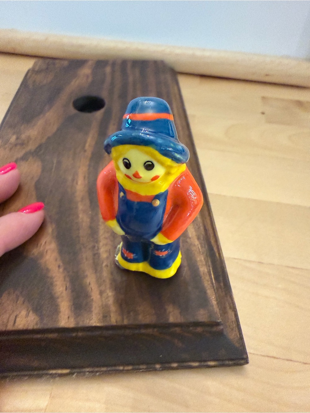 Nora Fleming mini “hey there” scarecrow mini